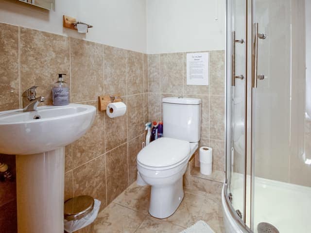 Shower room | Sloe Cottage, Withiel near Wadebridge