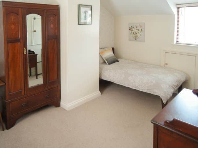 Twin bedroom | Florin Cottage, Lerryn