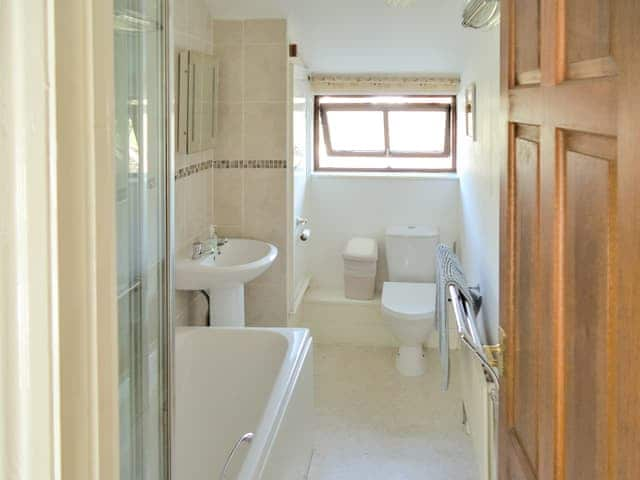 Bathroom | Florin Cottage, Lerryn