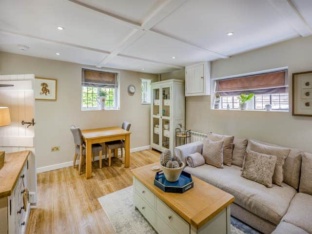 Living room | Cloth Hall Holiday Homes - Weavers Cottage - Cloth Hall Holiday Homes , Smarden, near Ashford