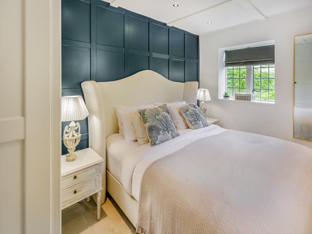 Double bedroom | Cloth Hall Holiday Homes - Weavers Cottage - Cloth Hall Holiday Homes , Smarden, near Ashford