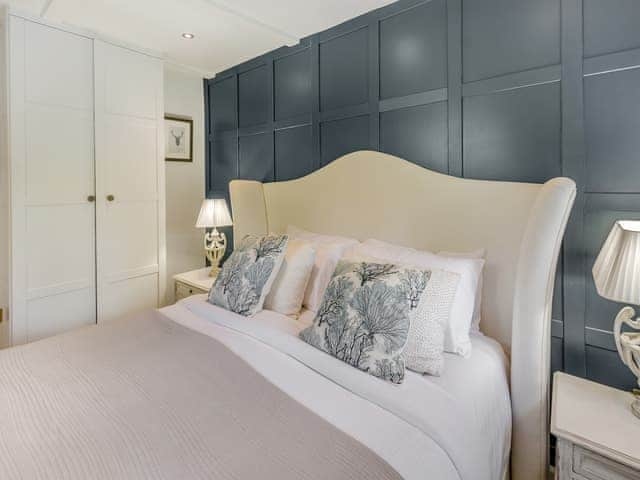 Double bedroom | Cloth Hall Holiday Homes - Weavers Cottage - Cloth Hall Holiday Homes , Smarden, near Ashford