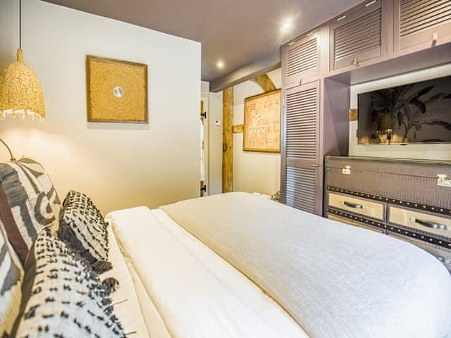 Double bedroom | Cloth Hall Holiday Homes - Cloth Workers Barn - Cloth Hall Holiday Homes , Smarden, near Ashford