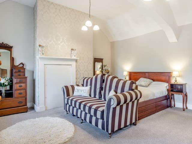 Double bedroom | Pentregaer Issa, Croesau Bach, near Oswestry