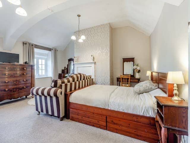 Double bedroom | Pentregaer Issa, Croesau Bach, near Oswestry