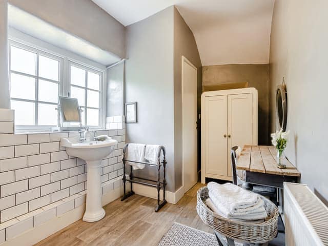 Bathroom | Pentregaer Issa, Croesau Bach, near Oswestry