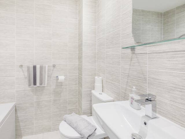 Bathroom | Silkstone Crescent, Buxton