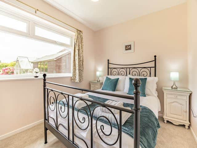 Double bedroom | Cyrabel, Lincoln