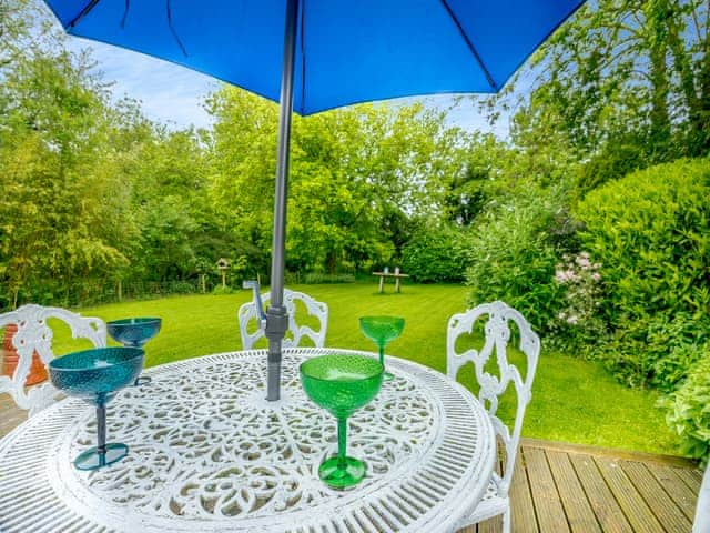 Sitting-out-area | Rose Cottage, Bratoft, near Burgh-le-Marsh