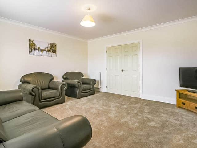 Living room | 4 Dawson Court - Dawson Park, Mablethorpe