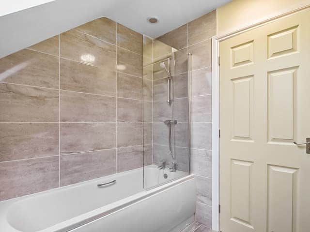 Bathroom | 4 Dawson Court - Dawson Park, Mablethorpe