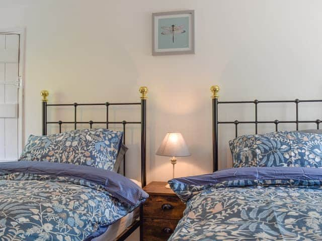 Twin bedroom | Wayside Cottage, Padbury, near Buckingham