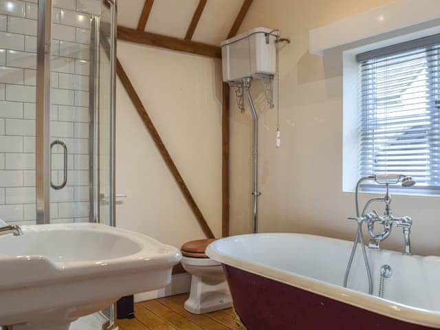 Bathroom | Wayside Cottage, Padbury, near Buckingham