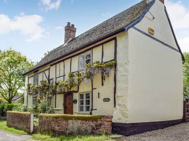 Exterior | Wayside Cottage, Padbury, near Buckingham