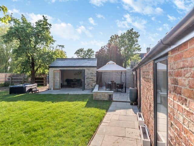 Exterior | Red Brick Barn - Mayfield Retreats, Burton Pedwardine, near Sleaford