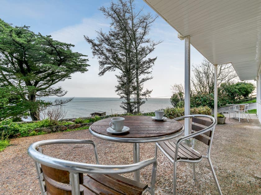 Sitting-out-area | 7 Mount Brioni - Mount Brioni Holiday Apartments, Torpoint