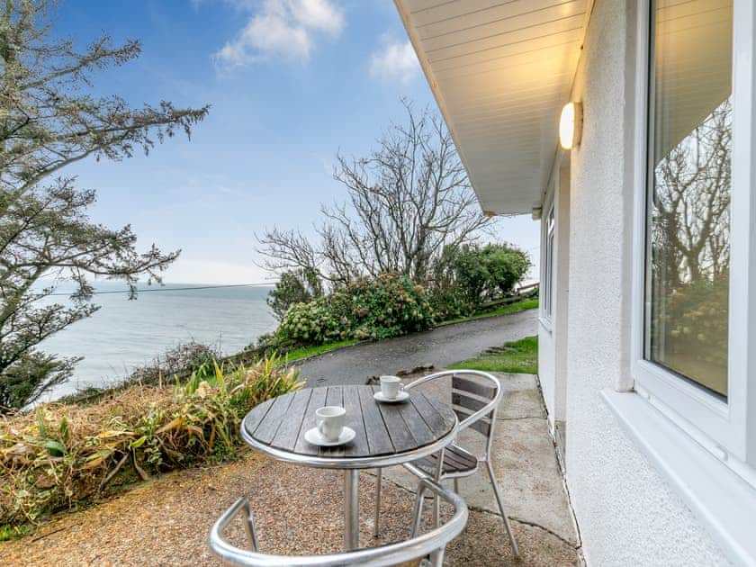 Sitting-out-area | 8 Mount Brioni - Mount Brioni Holiday Apartments, Torpoint