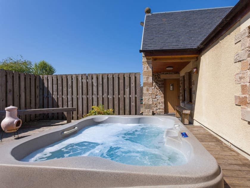 Hot tub | Rose Cottage - Williamscraig Holiday Cottages, Linlithgow