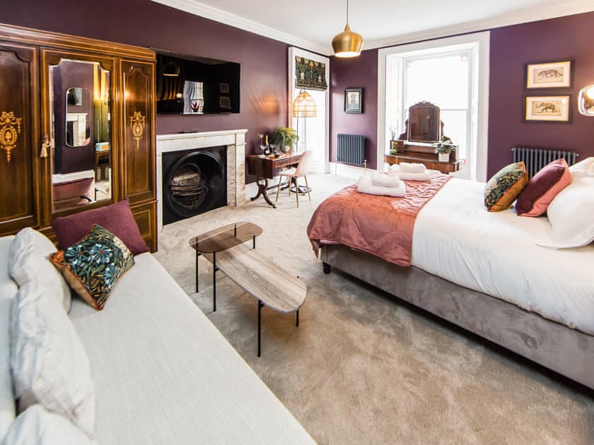 Skeldale House The Tristan Suite (ref UKC6299) in Askrigg, near Leyburn