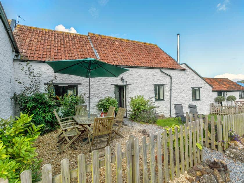 Exterior | Granary - Home Farm Cottages, Winscombe