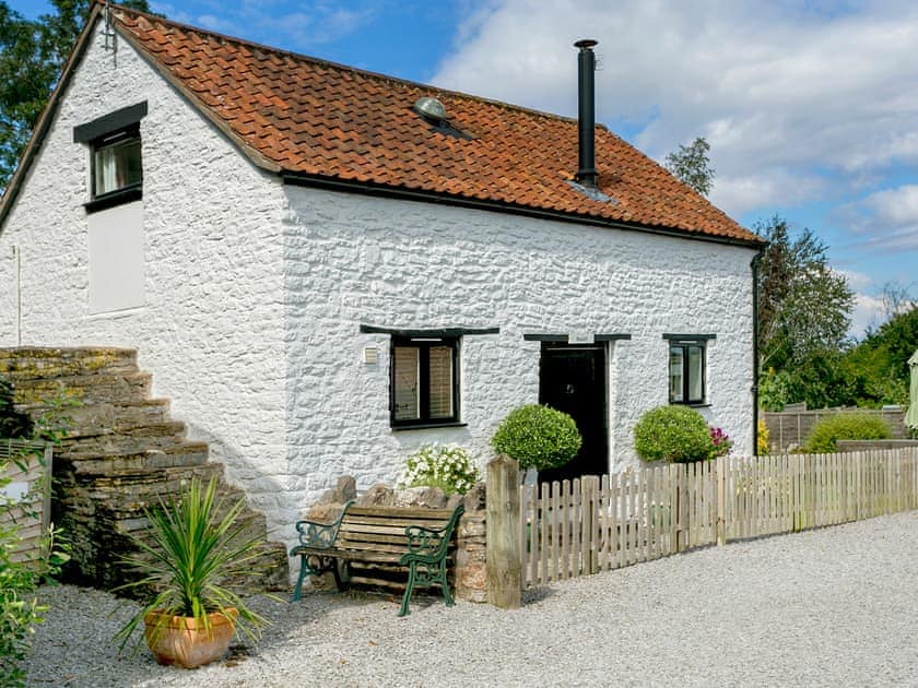 Exterior | Hayloft - Home Farm Cottages, Winscombe
