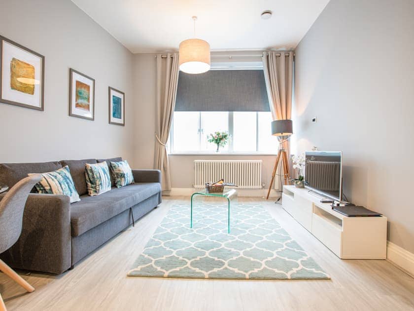 Living area | Windsor Castle Apartment 4 - Windsor Castle Apartments, Windsor