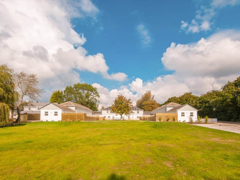 Setting | Fir Cottage - Woodside Stables Holiday Cottages, Saltash