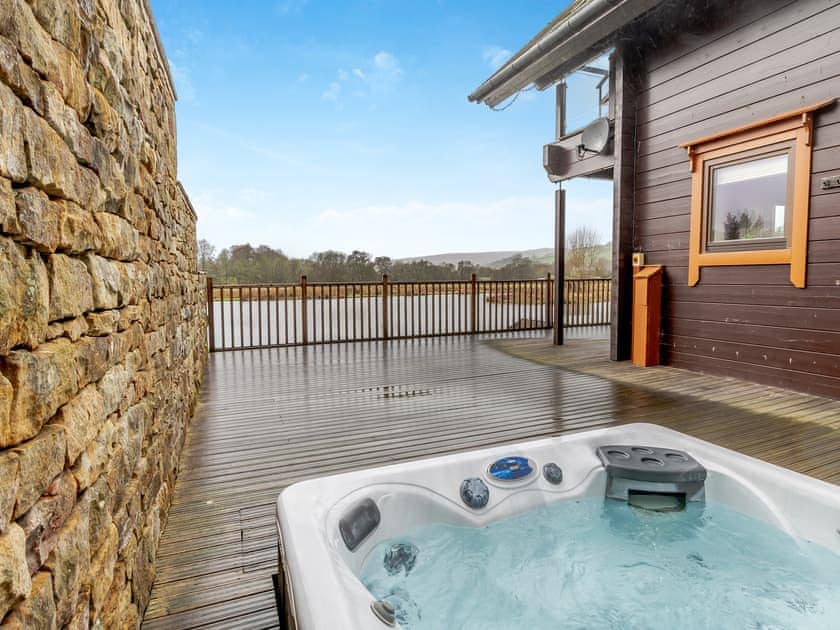 Hot tub | Drovers - Redewater Luxury Lodges, West Woodburn