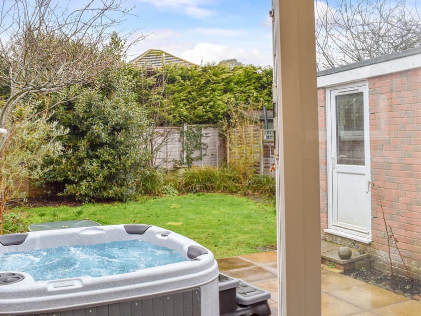 Hot tub | Parkstone Apartment - Park Properties, Poole