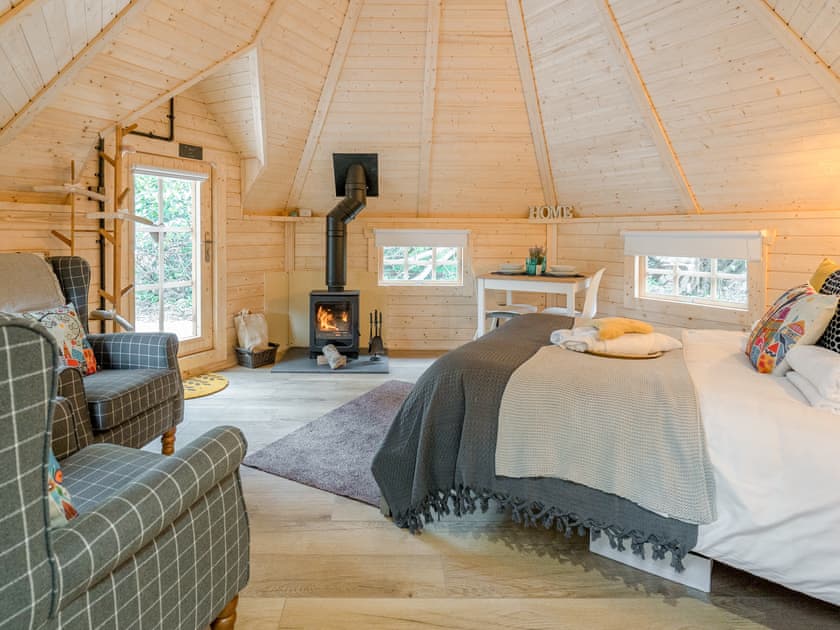 Interior | Copper Beech Cabin - Punch Tree Cabins, Carluke