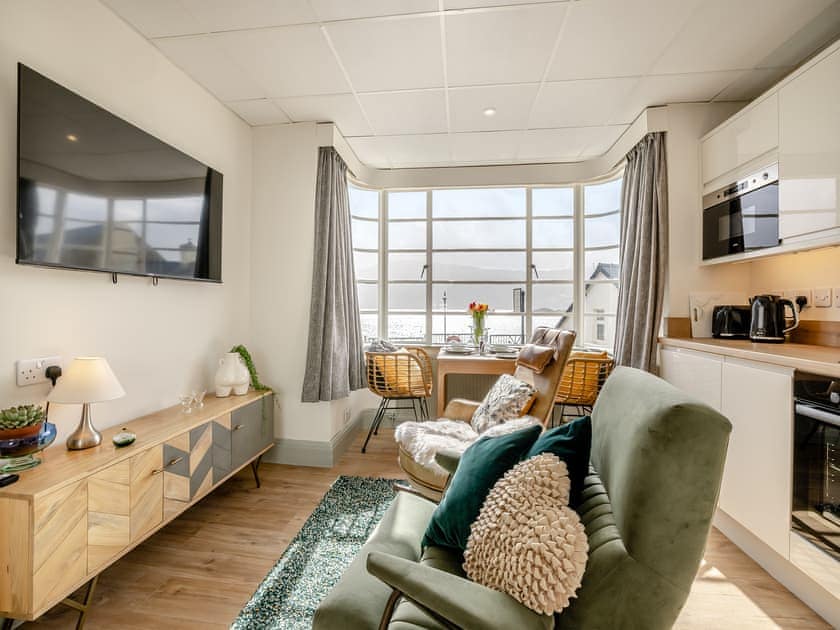 Open plan living space | Sunray One - Sunray Apartments, Barmouth