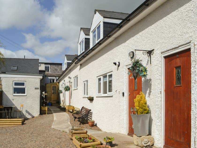 Exterior | Swan&rsquo;s Nest - Black Swan Cottages, Belford