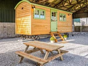 Exterior | Shepherds Hut at Northcombe Farm, Beaworthy