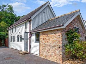 Attractive holiday home | Lake View - Little Dunley Cottages, Bovey Tracey