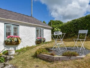 Sitting-out-area | Escape2Angelsey- Tan Bryn - Escape2Anglesey, Benllech