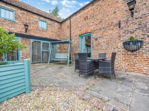Exterior | The Granary - Holton Lodge Retreats, Holton-Le-Clay, near Cleethorpes