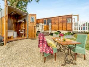 Exterior | Dennis, Llanwnda, near Goodwick