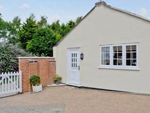 Exterior | Belton Cottage - Highlander Farm, Tetford, near Horncastle