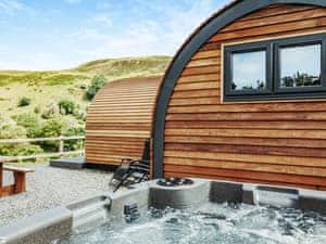 Hot tub | Glampio Trysor  - Glampio Trysor Derwen - Glampio Trysor, Corwen, near Bala