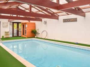 Swimming pool | Puffin Cottage, Amble