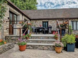 Relaxing sitting-out-area | Mendip - Wellington Farm, Priddy, near Wells