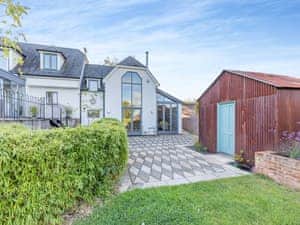 Exterior | Hallmark Lodge, Tenterden