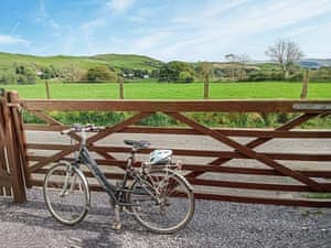 Exterior | Bryntrisant, Devil&rsquo;s Bridge, near Aberystwyth