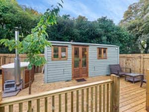 Exterior | Cherry Tree Lodge - Cow & Plough, Oadby