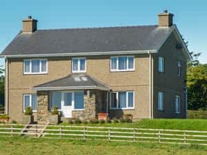 Gelli Gron (Open Pastures), Llanystumdwy, near Llanarmon, Llyn Peninsula