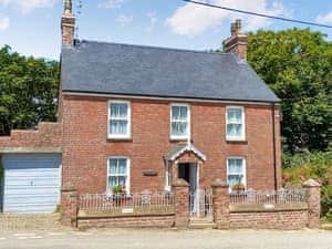 Manor Villa, Llanrhian