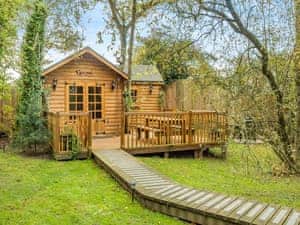 Exterior | Piggles Retreat- Bear house - Piggles Retreat, Cambridge