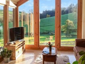 Open plan living space | Meg&rsquo;s Rest, Bettws Cedewen