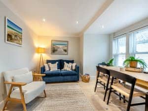 Living room/dining room | Sea Breeze, Torquay