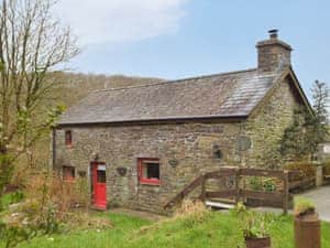 Exterior | Ty Tarw - Cwmiar Holiday Cottages, Llanllwni